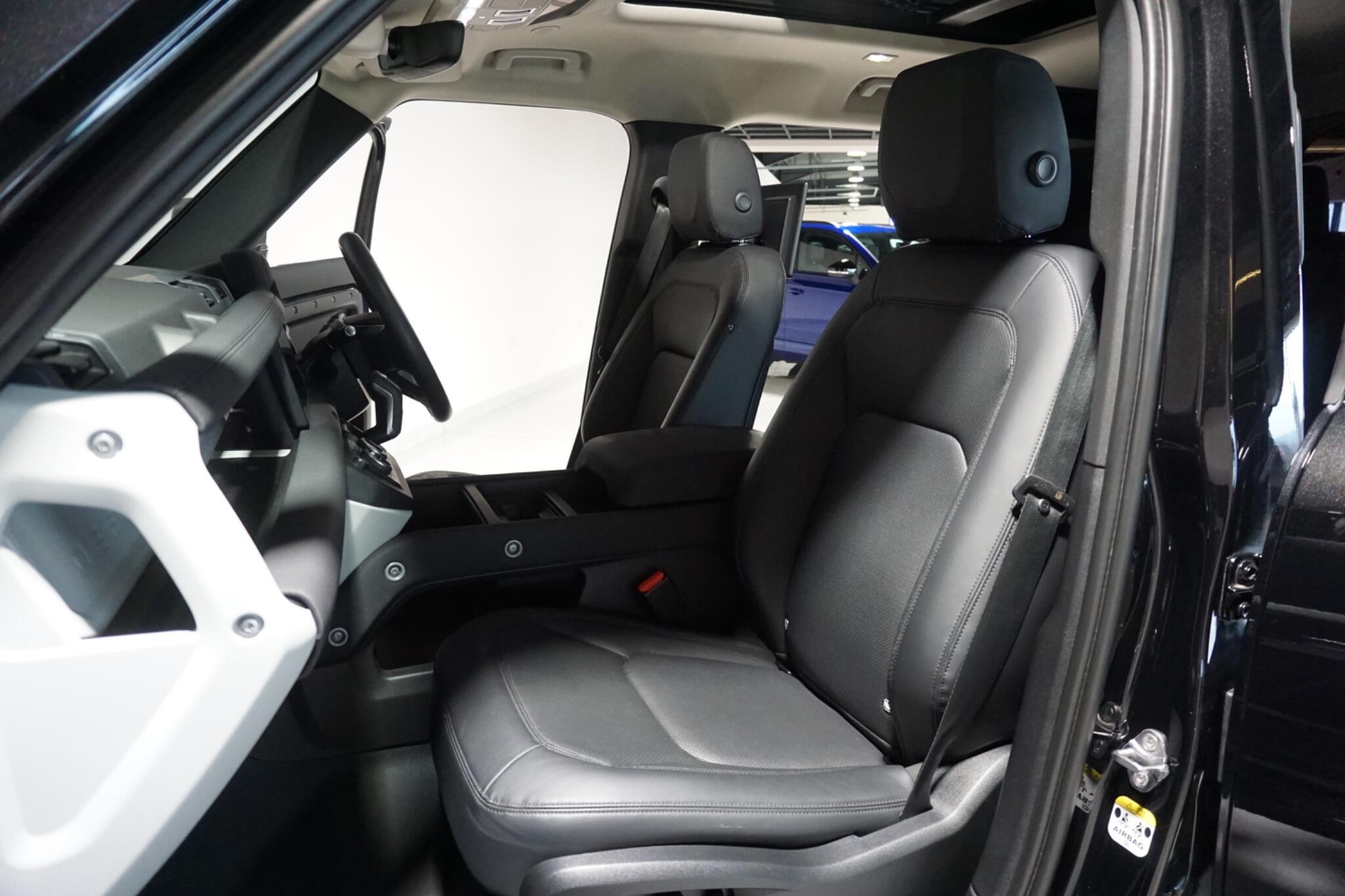 Land Rover Defender 110 3.0 D250 MHEV SE SUV 5dr Diesel Auto 4WD Euro 6 (s/s) (250 ps)